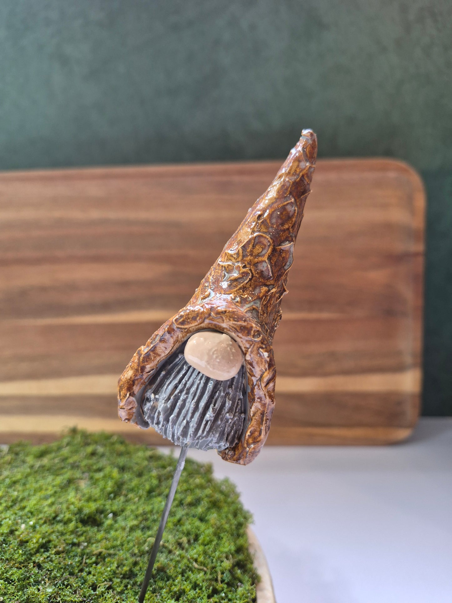 Gnome w/stake (Brown)