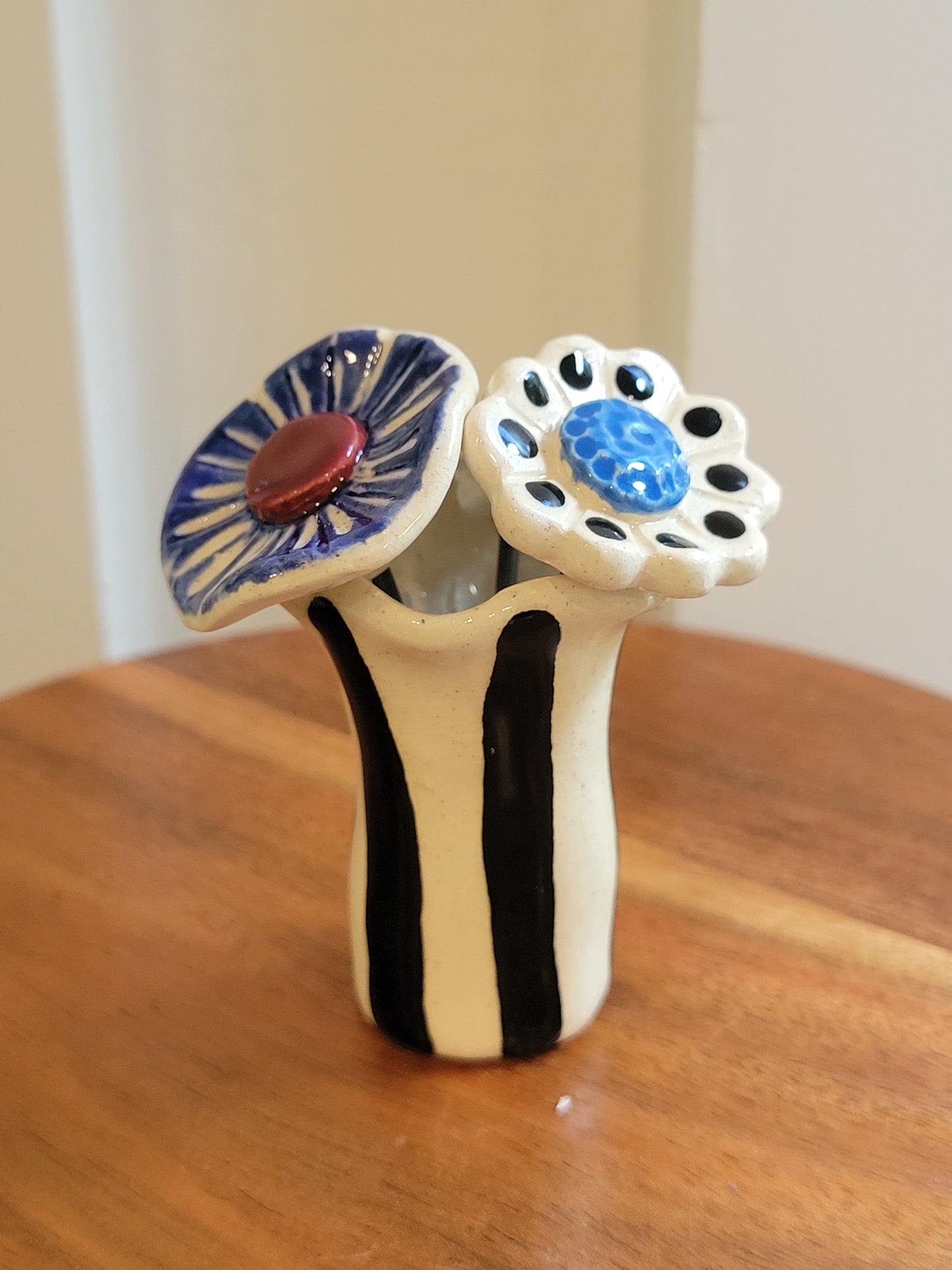 Vase w/Flowers - 005