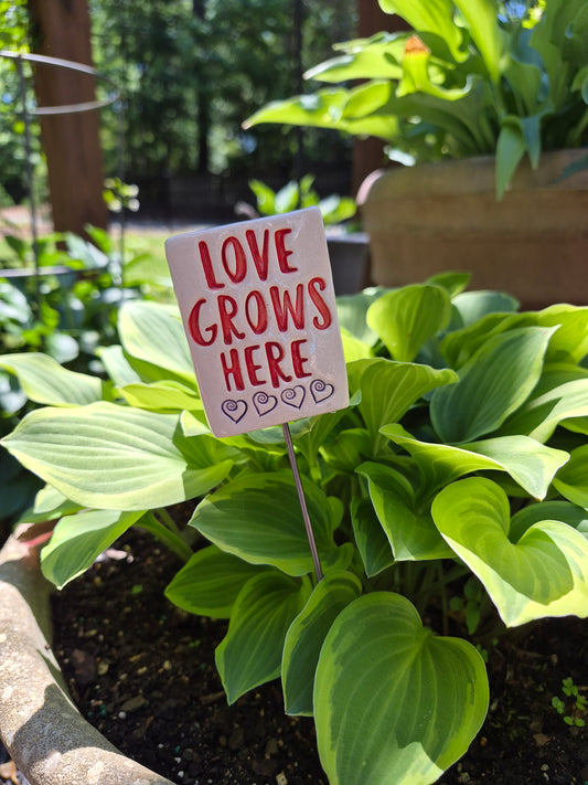 Garden Sign - LOVE GROWS HERE