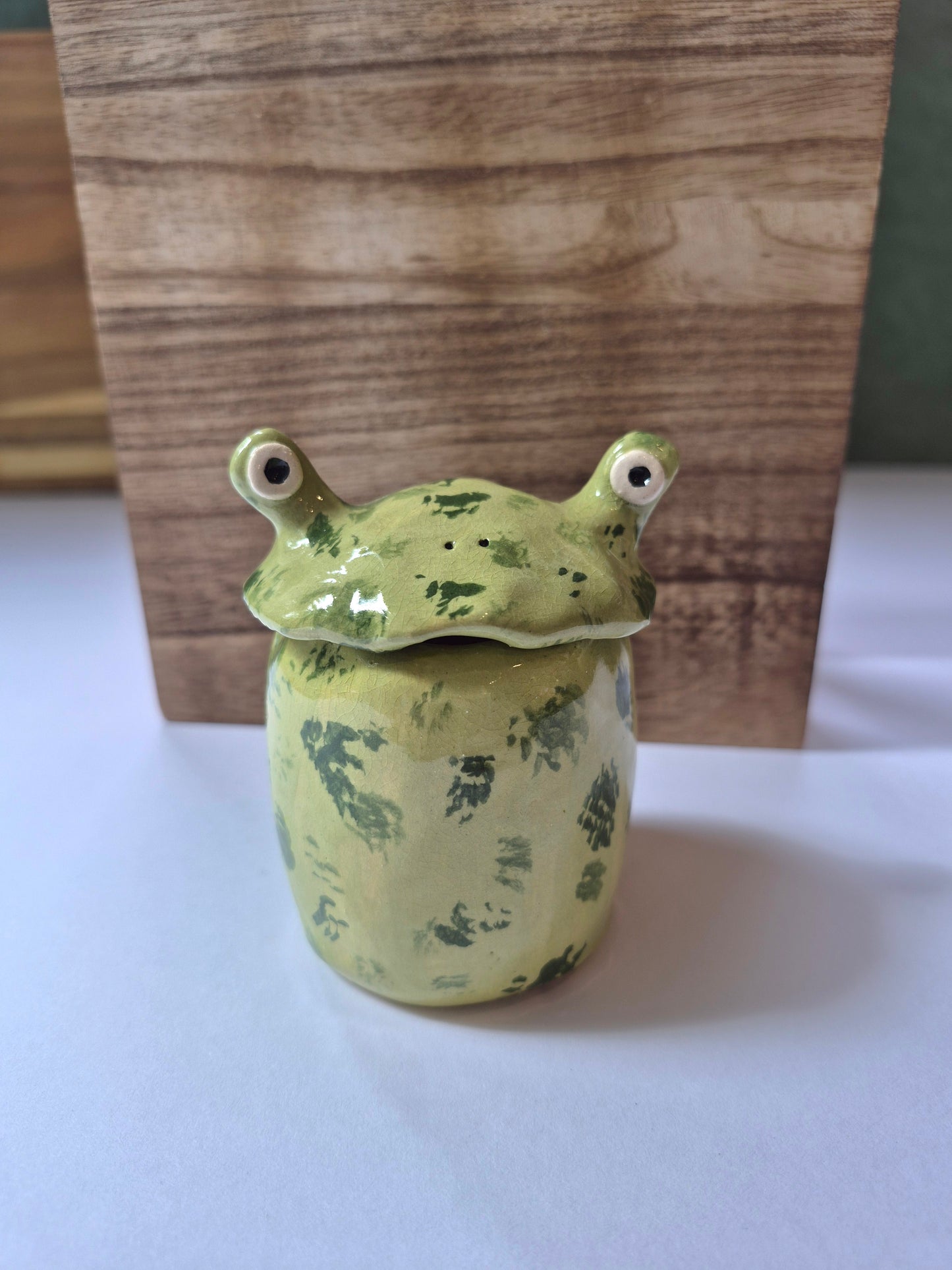 Frog Canister 157