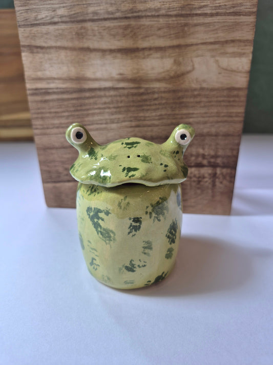 Frog Canister 157