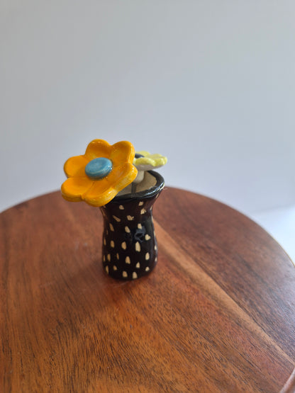 Vase w/flowers 171 - Ceramic Vase