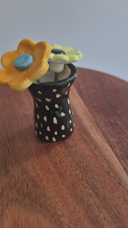 Vase w/flowers 171 - Ceramic Vase